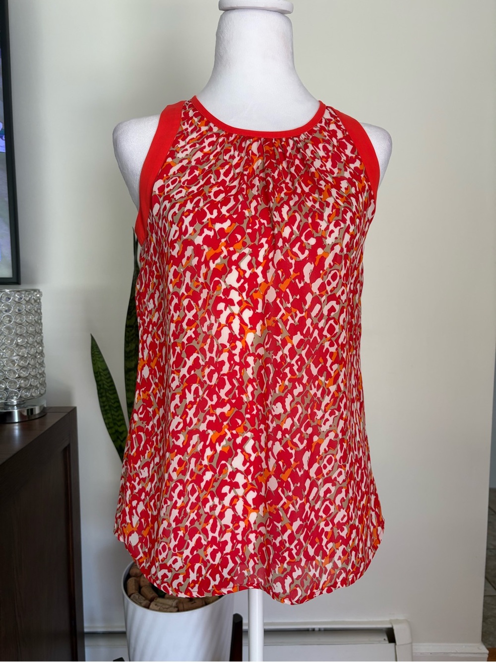 🎾Banana Republic Sleeveless Multi-Print Blouse